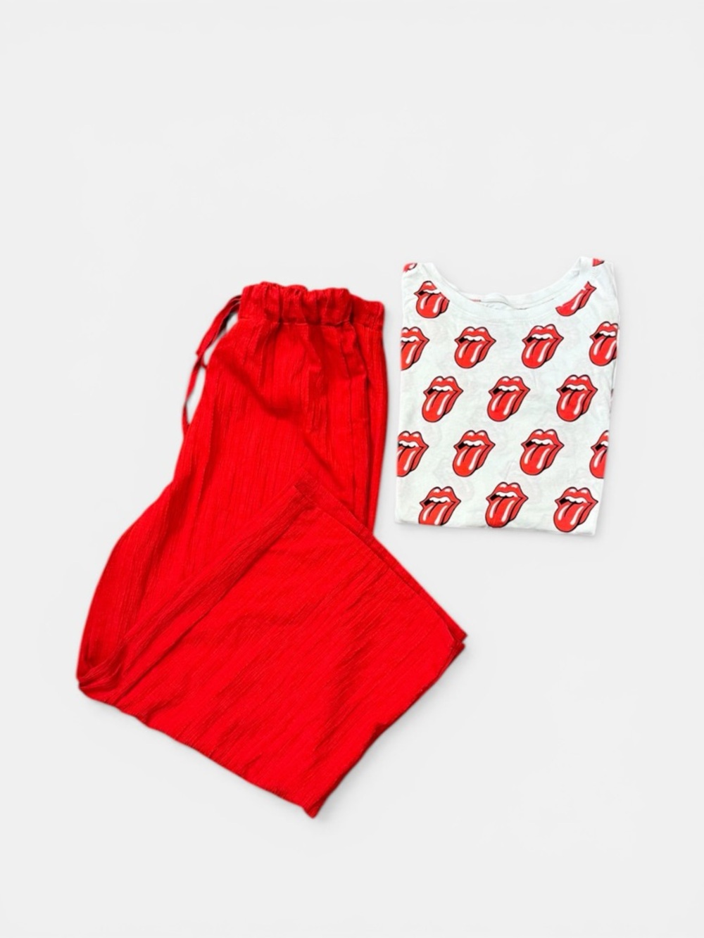the Rolling Stones Red Pants with White Tongue-Print Short Sleeve Tee